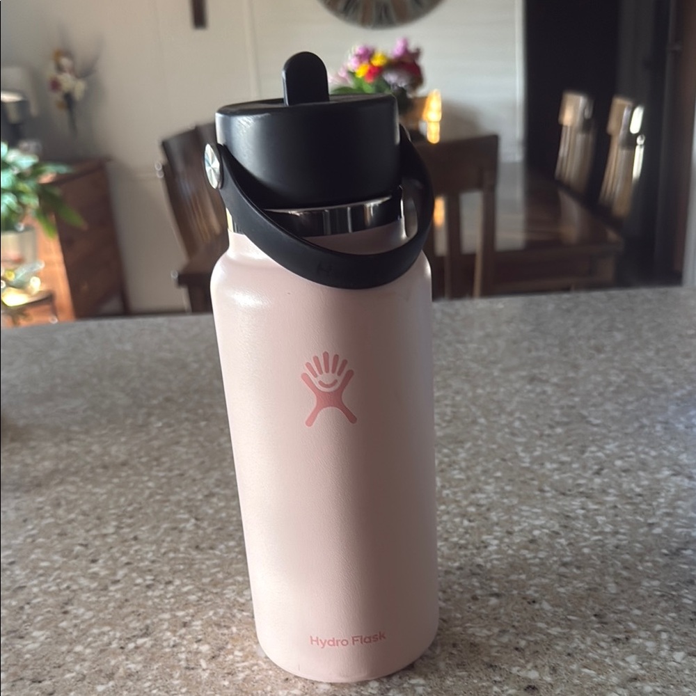 Hydro Flask Blush Pink Bottle with Black Lid
